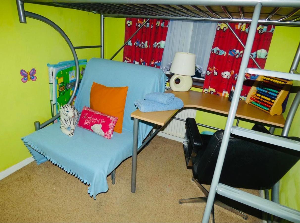 Spacious 3 Bed House With Parking & Good Transport South Norwood Экстерьер фото