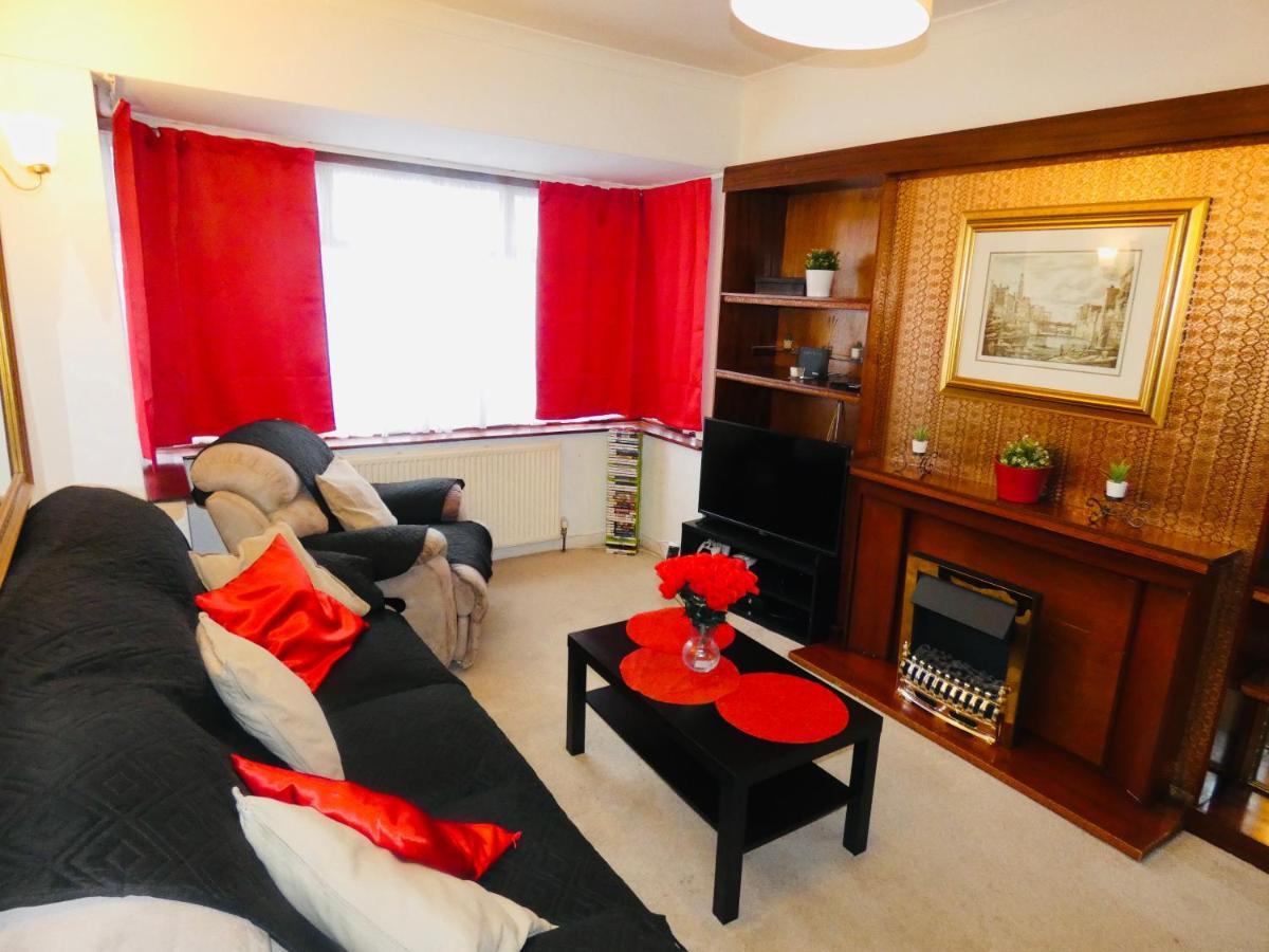Spacious 3 Bed House With Parking & Good Transport South Norwood Экстерьер фото